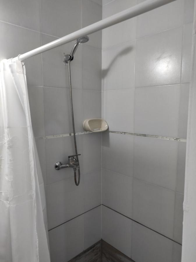 Ezeiza 1 Nuestro Lugar A 15 Minutos Del Aeropuerto Tranfer Opcional Desde Y Al Aeropuerto De Ezeiza Las 24 Horas Pet Friendly Ngoại thất bức ảnh