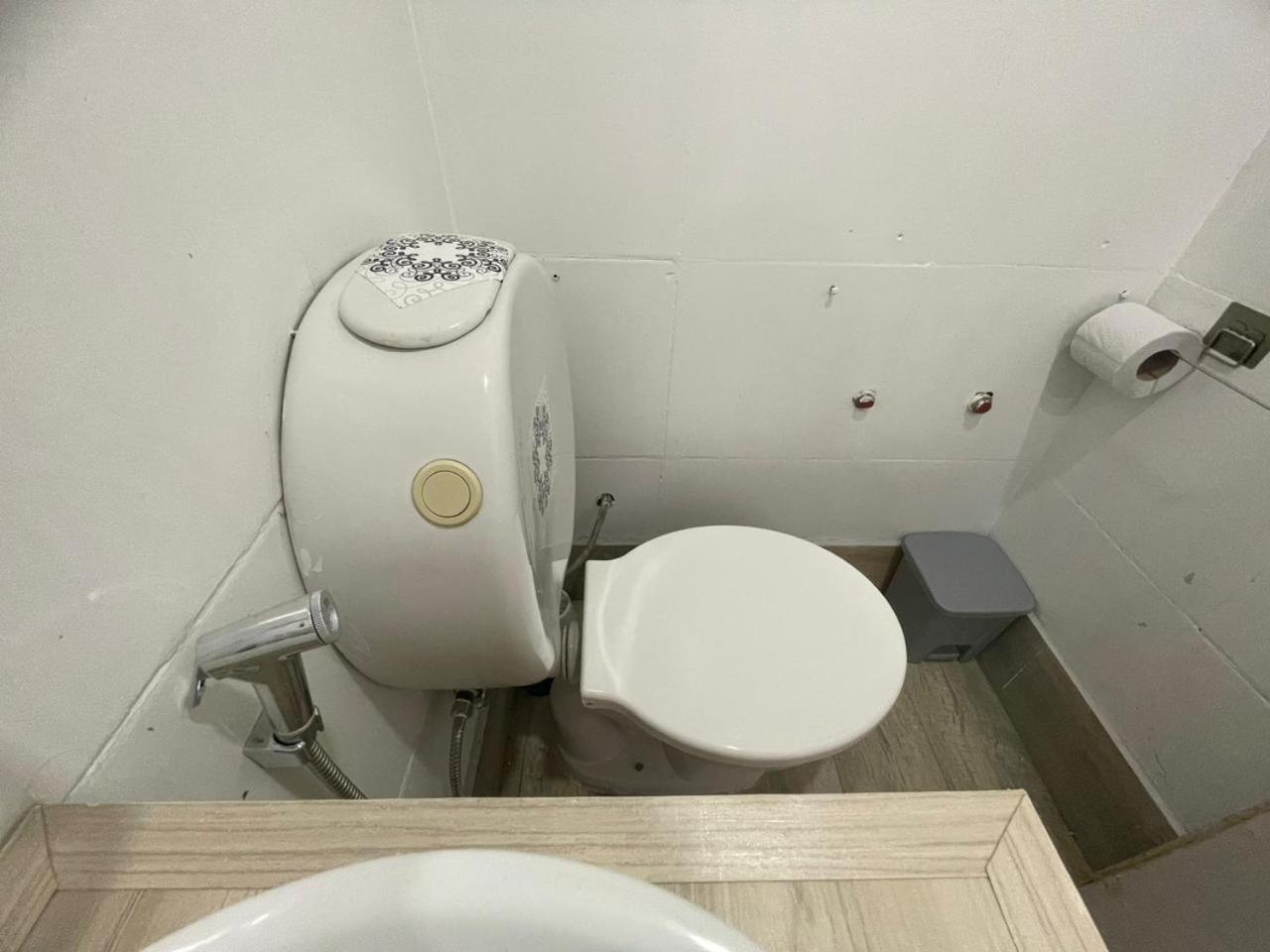 Ezeiza 1 Nuestro Lugar A 15 Minutos Del Aeropuerto Tranfer Opcional Desde Y Al Aeropuerto De Ezeiza Las 24 Horas Pet Friendly Ngoại thất bức ảnh