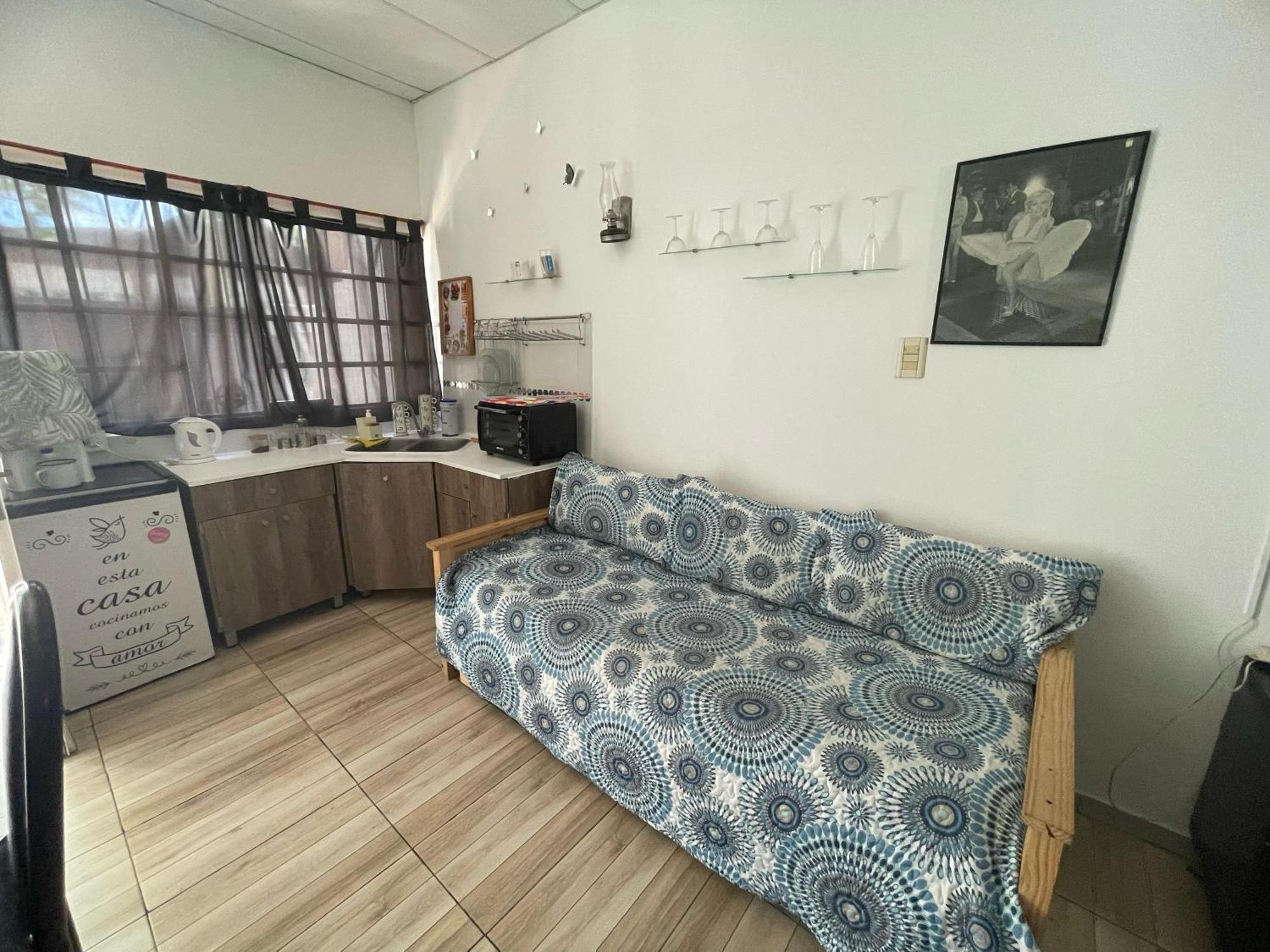 Ezeiza 1 Nuestro Lugar A 15 Minutos Del Aeropuerto Tranfer Opcional Desde Y Al Aeropuerto De Ezeiza Las 24 Horas Pet Friendly Ngoại thất bức ảnh